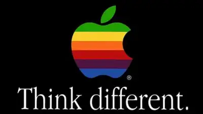 Imagem de um logotipo clássico da Apple (a maçã multicolorida) e a frase “Think different“