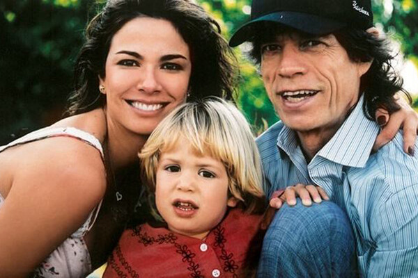 foto antiga de Luciana Gimenez, Lucas e Mick Jagger