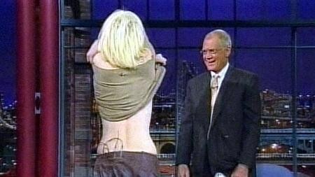 Foto de Courtney Love, de costas, no programa de David Letterman