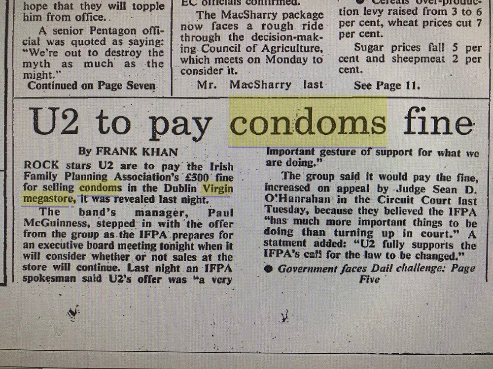 Matéria de jornal em inglês sobre essa ação do U2