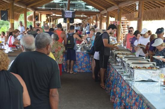 Foto de uma fila de buffet