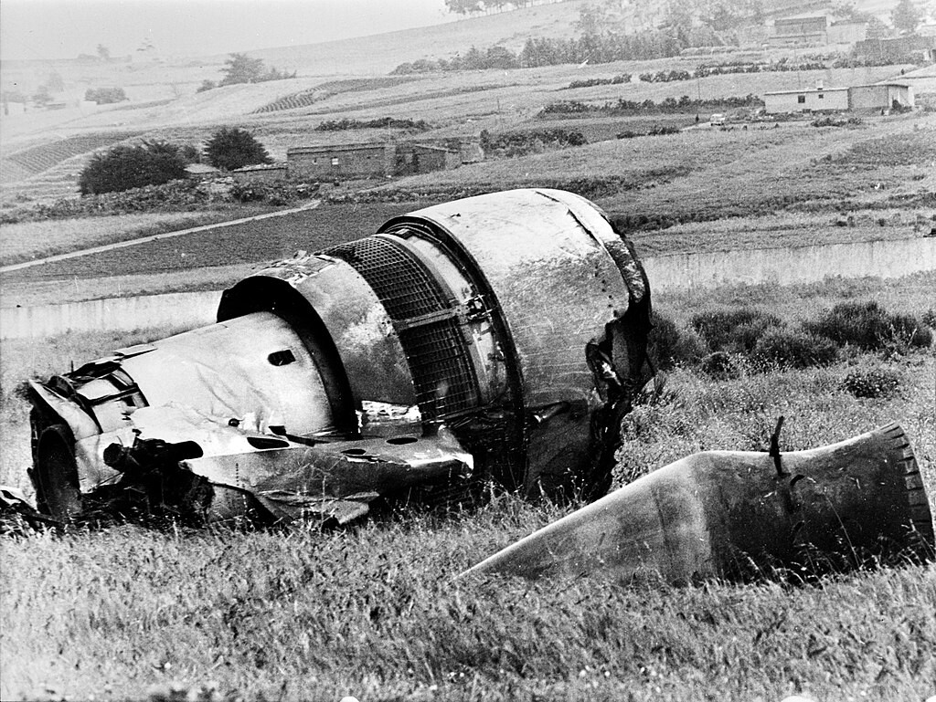 Destroço de um dos motores após o acidente