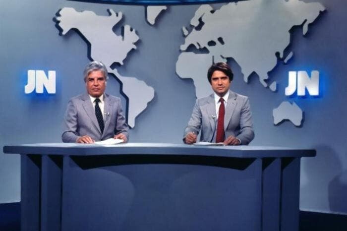 Cid Moreira e Sergio Chapelin na bancada do Jornal Nacional