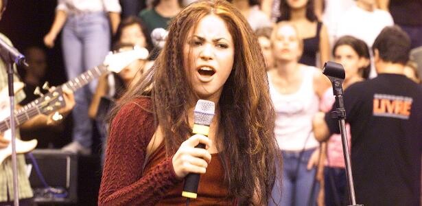 Shakira em uma das suas apresentações no Programa Livre