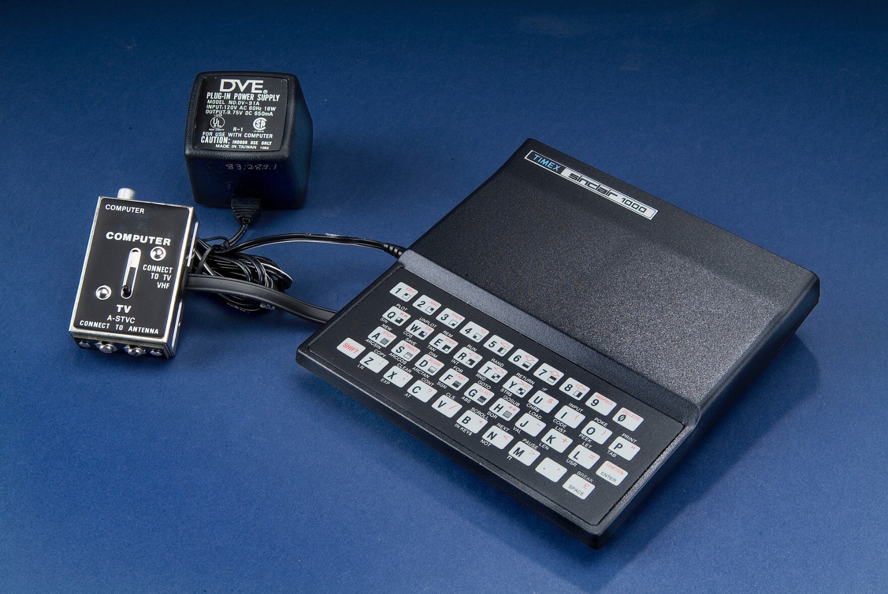 Timex Sinclair 1000 com adaptador para TV