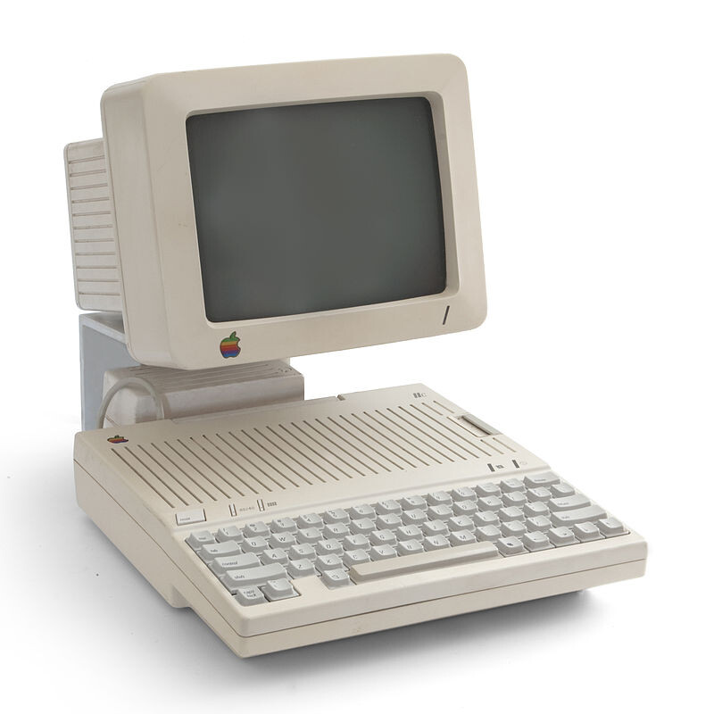 Um Apple IIc com o monitor opcional