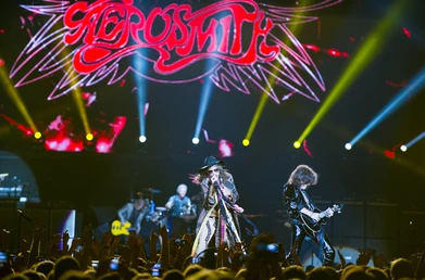 Foto do Aerosmith durante um show recente
