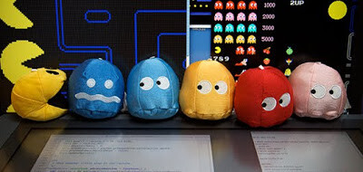 Os personagens do Pac-Man, em versão pelúcia
