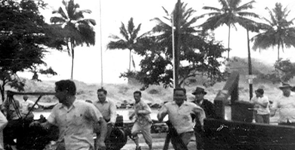 População foge de onda gigante no Havaí