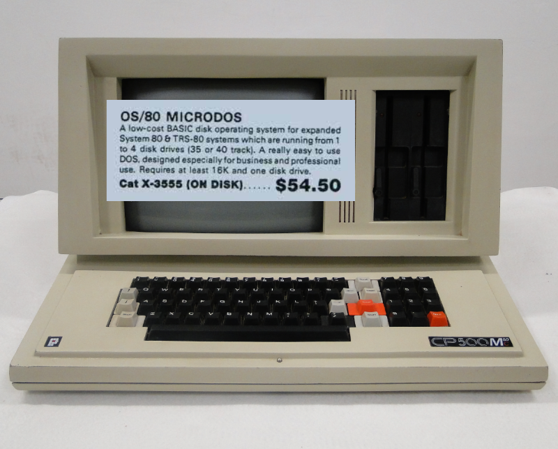 Um anúncio do Microdos colado sobre uma foto de um CP 500