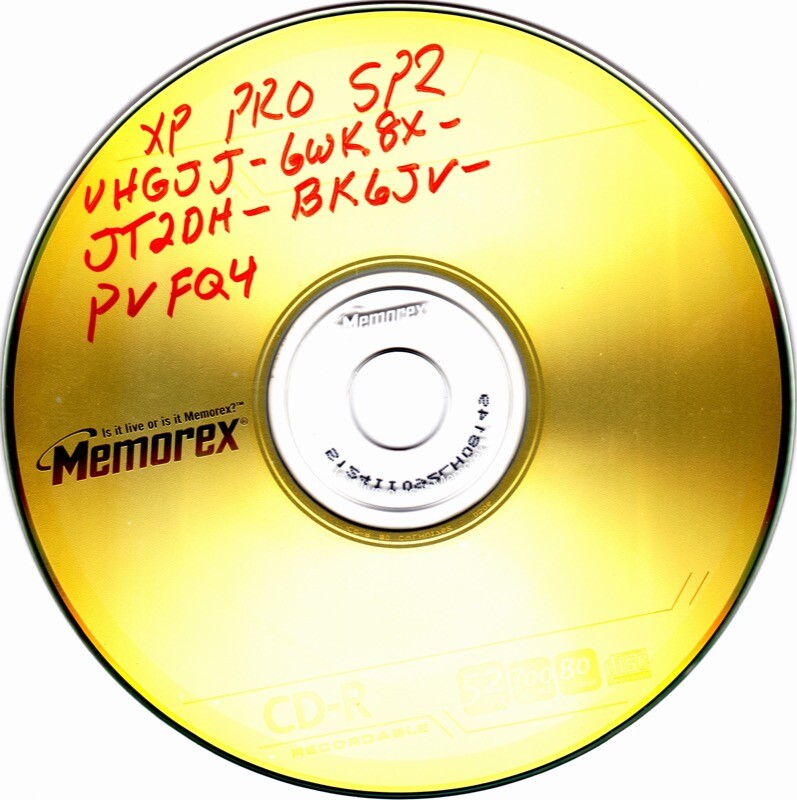 CD-ROM gravado com o Windows XP Pro SP2 com a chave de instalação anotada