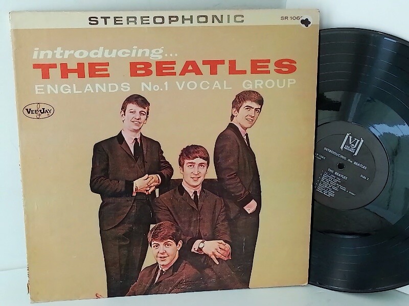 Capa e disco de “Introducing The Beatles“