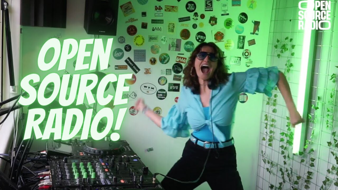 A DJ Shady Lady na open Source Radio