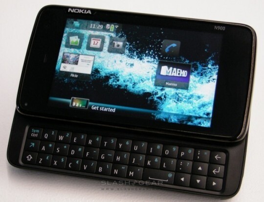 N900, com teclado físico deslizante, rodando Maemo