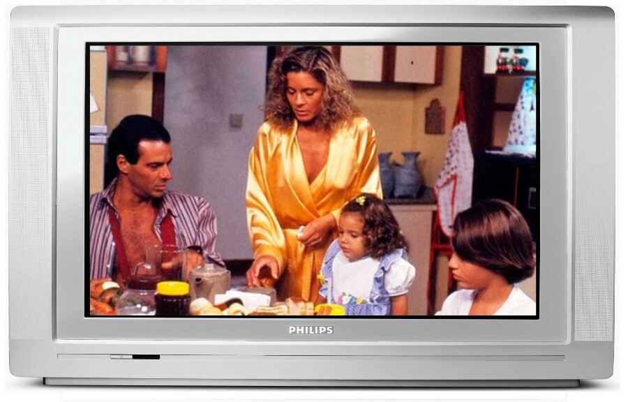 Cena da novela com 3 ingredienmtes de sucesso dos anos 90: mafioso caricato, Vera Fischer e Natália Lage