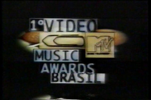 Vinheta do 1º Video Music Awards Brasil, cujo símbolo era um singelo clips de escritório