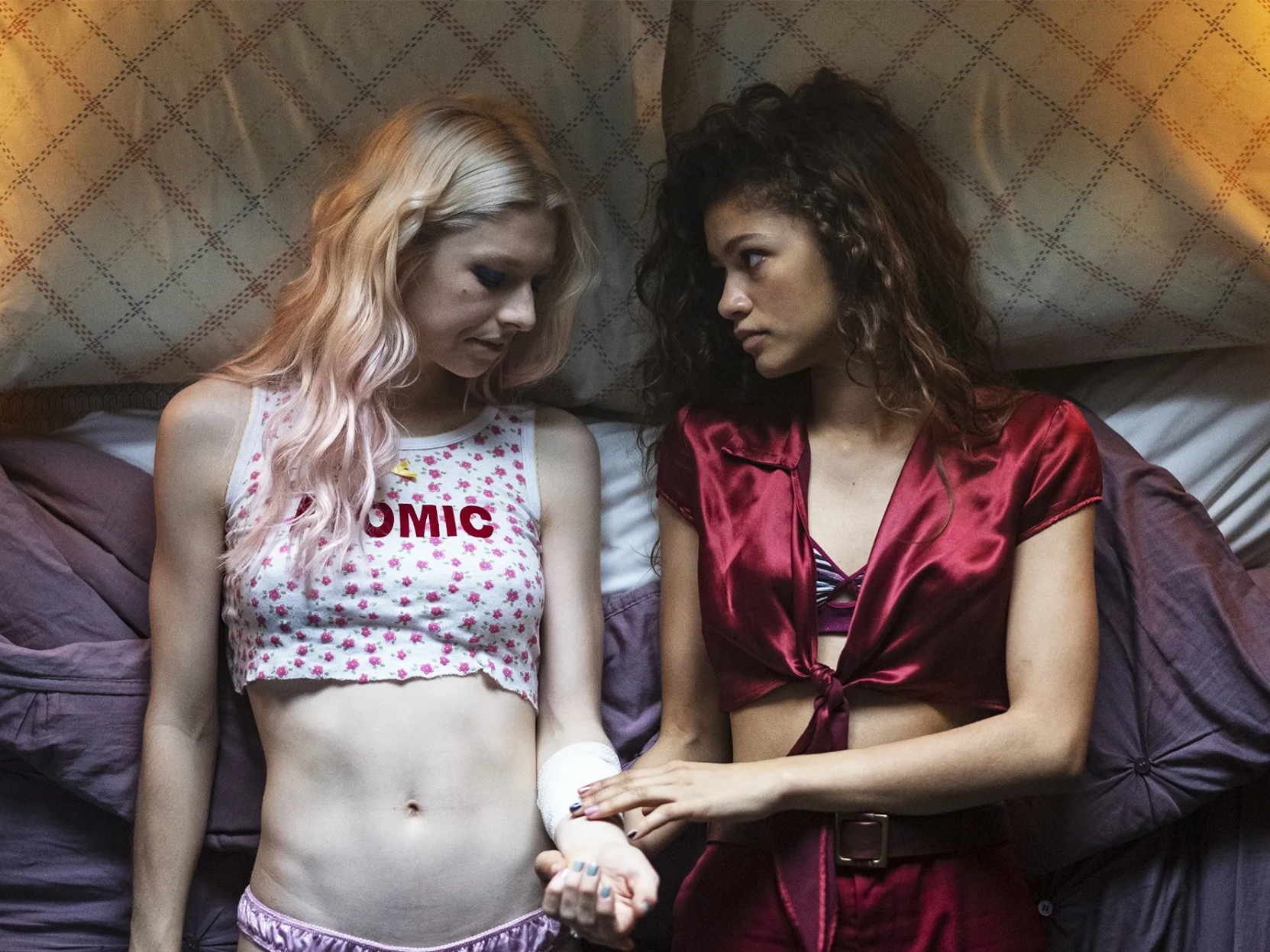 Zendaya, à direita, no papel de Rue em Euphoria