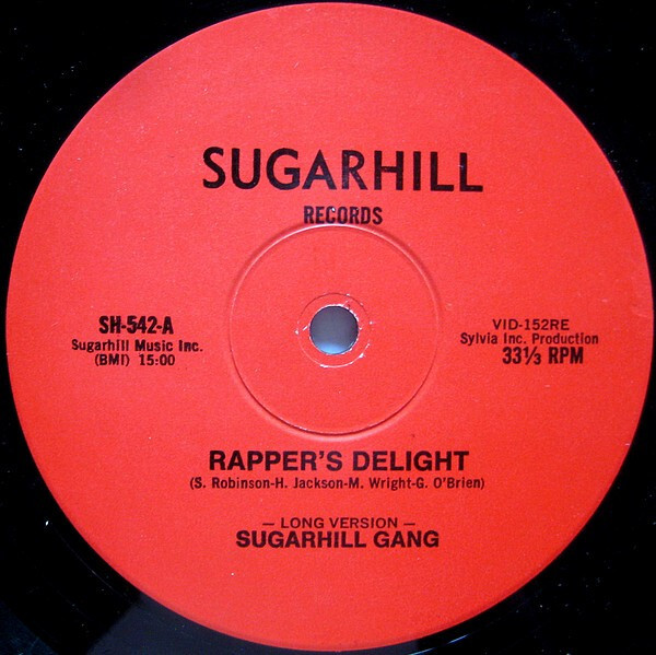 Rótulo do single de Rapper's Delight, em letras pretas sobre fundo vermelho