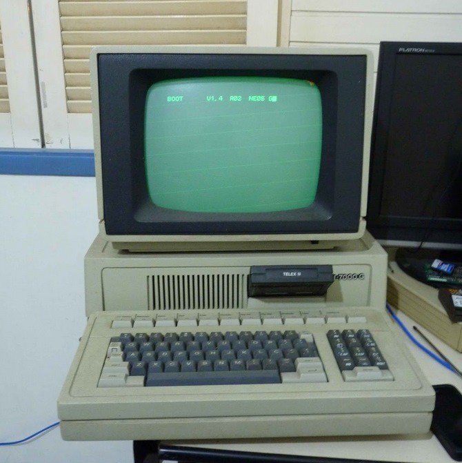 Um I7000 modelo G, com expansão em forma de cartucho 