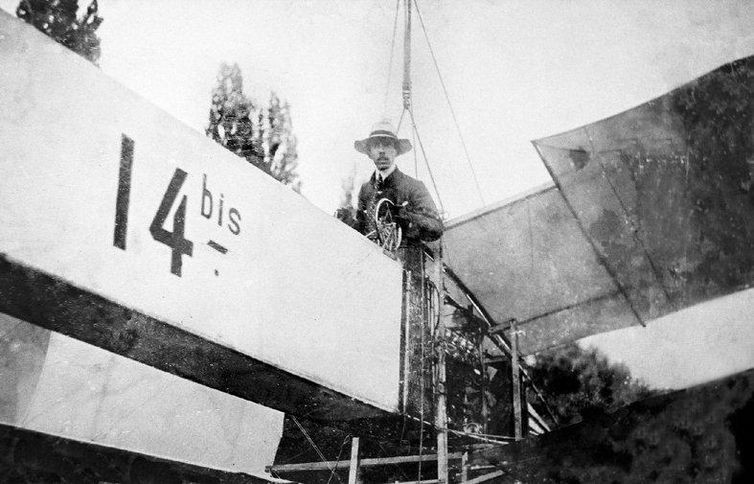 Santos Dumont a bordo do 14 Bis