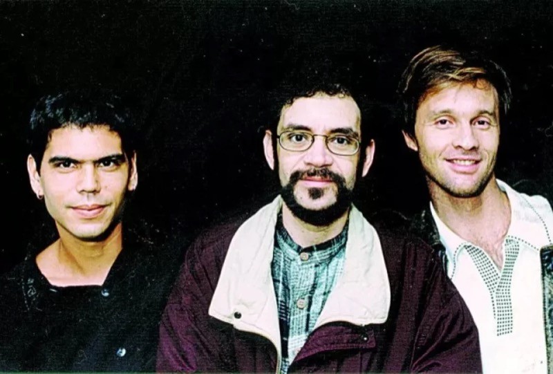 Os integrantes Bonfá, Russo e Villa-Lobos em foto promocional