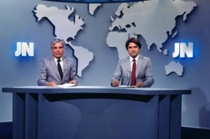 Cid Moreira e Sergio Chapelin na bancada do Jornal Nacional