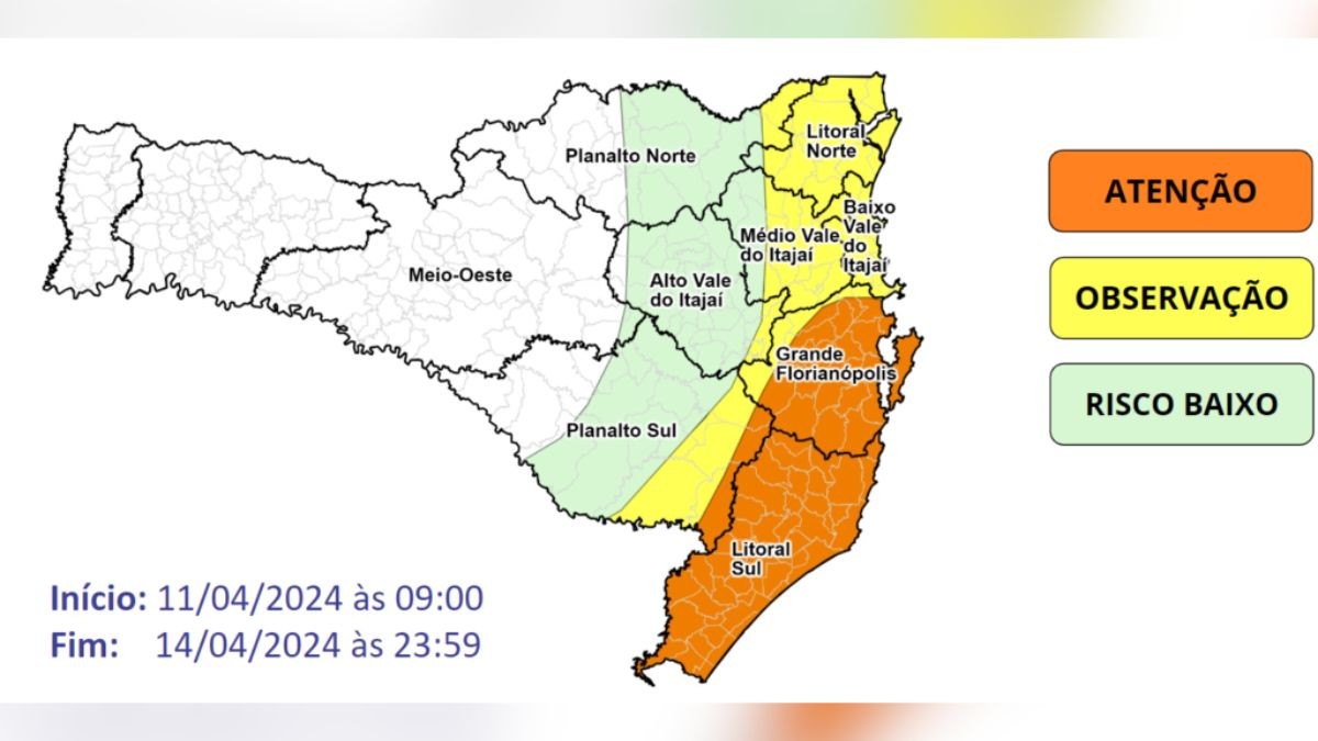 Mapa de SC com faixas coloridas indicando as áreas de atenção (faixa litorânea incluindo grande Florianópolis e sul de SC), de observação (restante do litoral) e risco baixo (os planaltos).