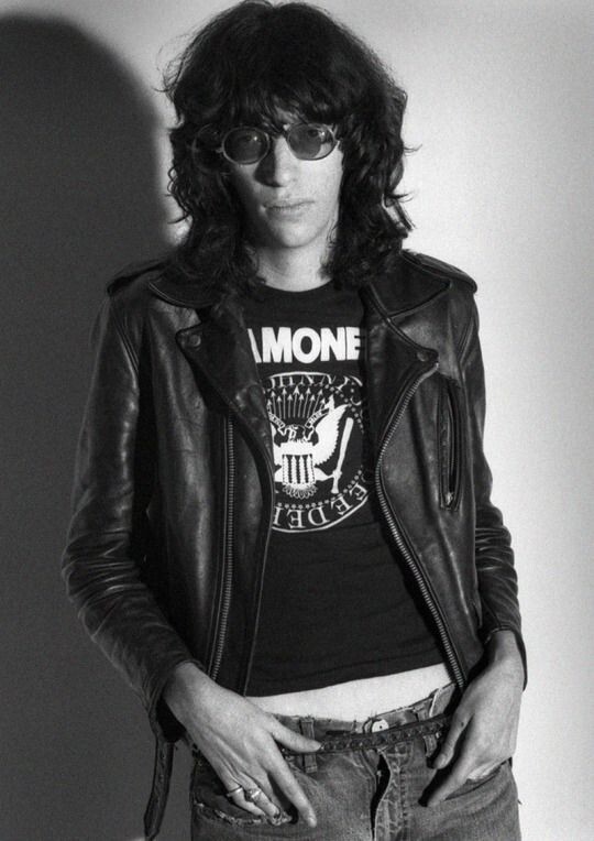 Foto em preto e branco de Joey Ramone