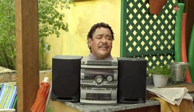 Cena de comercial de 10 anos atrás em que o Compadre Washington diz “Sabe de Nada, Inocente“.