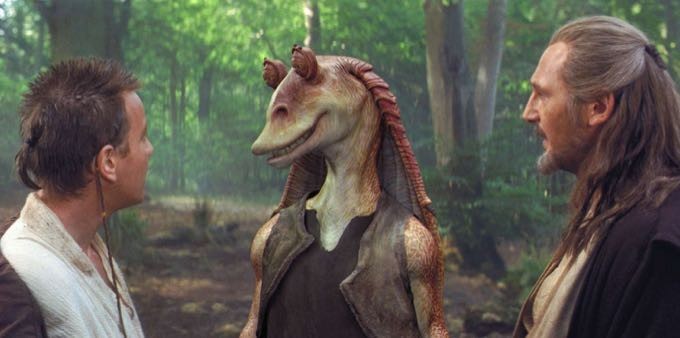 Cena mostrando Jar Jar, Obi-Wan e o pai de Luke Skywalker