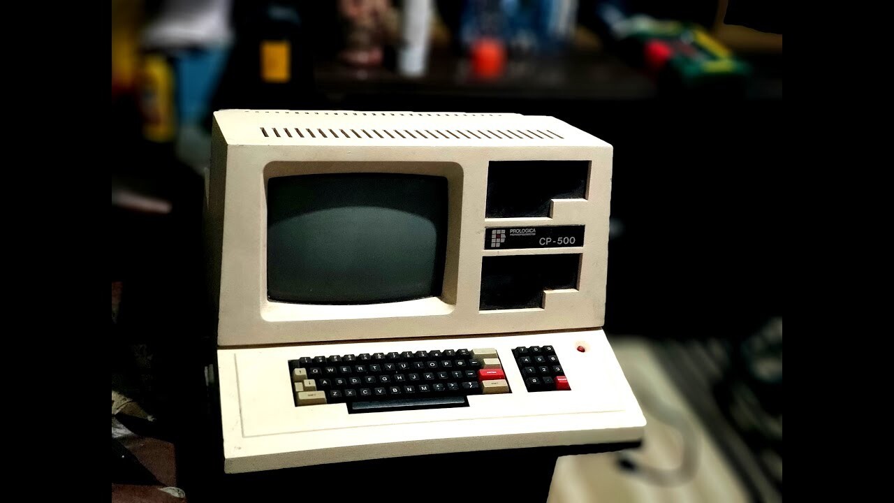 Um CP 500 da Prologica, da década anterior