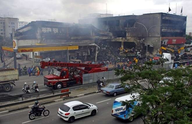 O local do desastre, durante as buscas