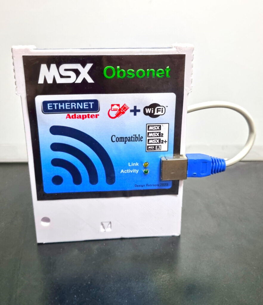 Um adaptador de rede mais recente, também para MSX