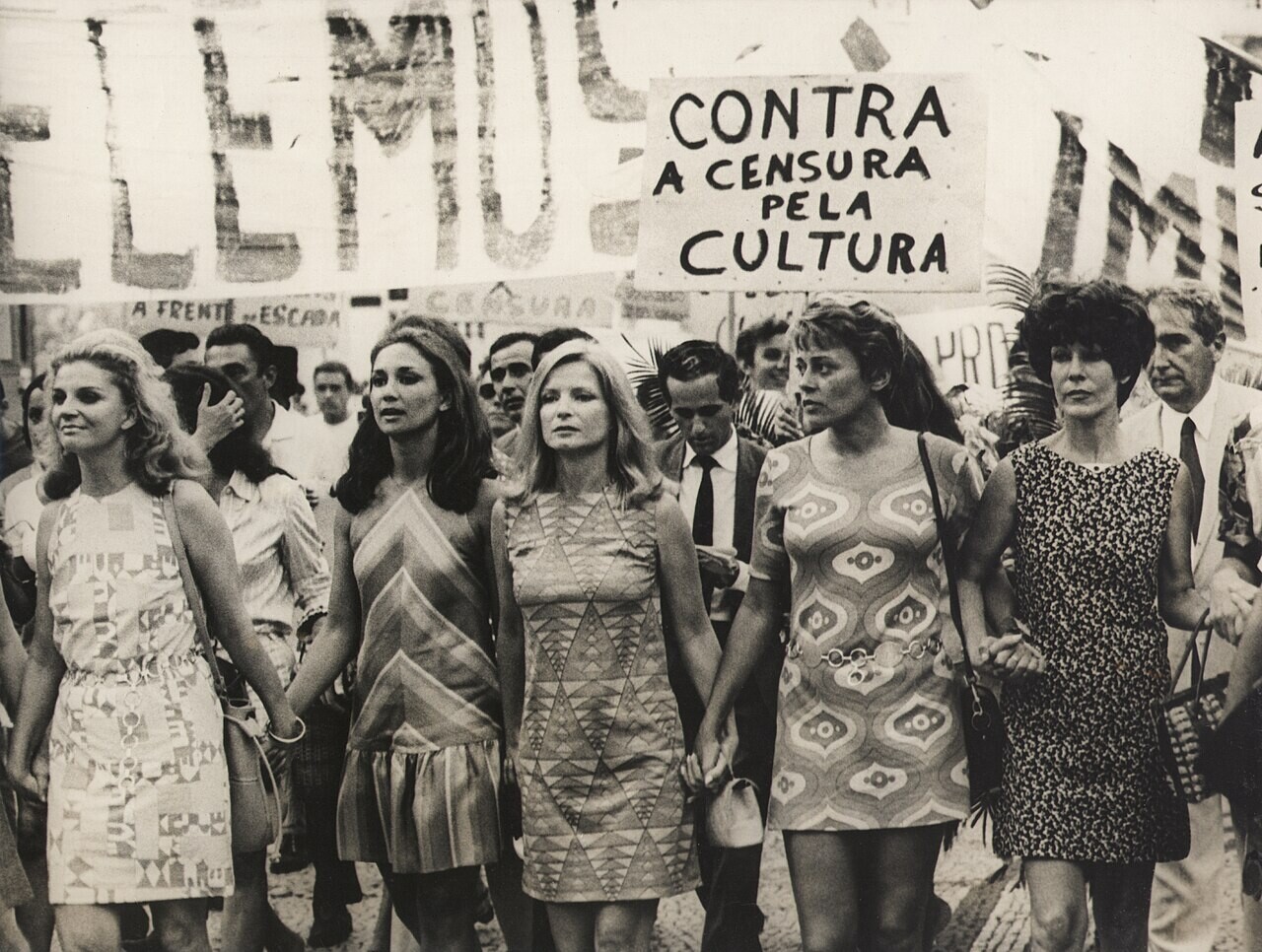 Protesto Cultura contra Censura em fevereiro de 1968. Na foto: Tônia Carrero, Eva Wilma, Odete Lara, Norma Bengell e Cacilda Becker.