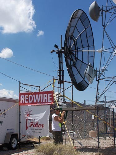 A antena de uma das extremidades da conexão recordista
