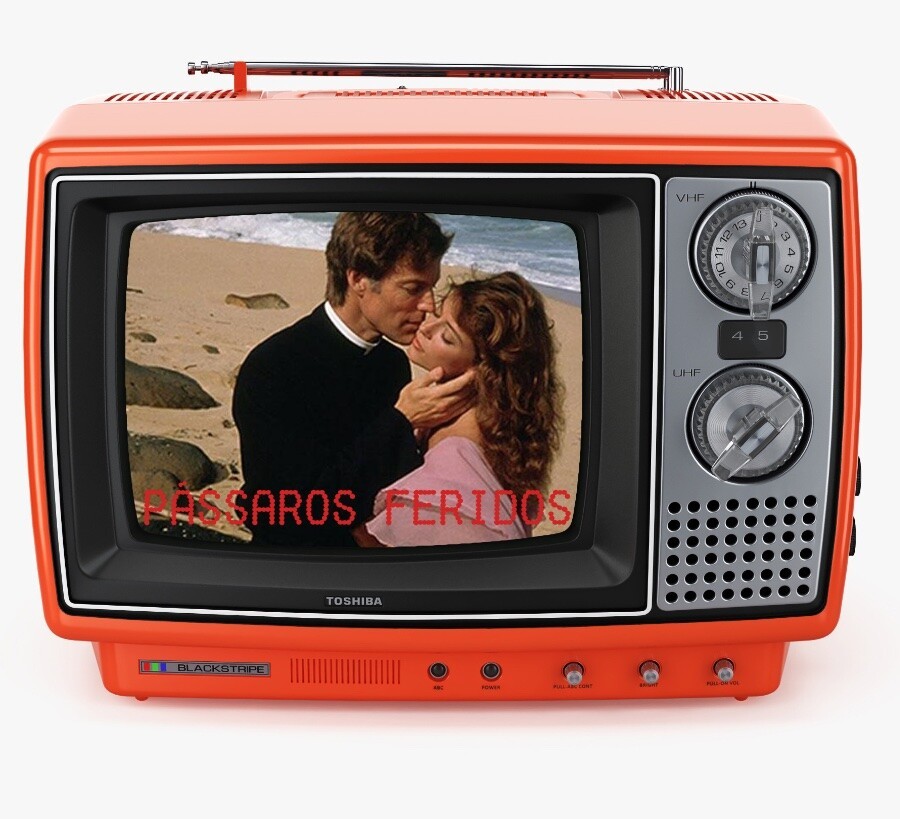 Cena de Pássaros Feridos, com sedução entre clérigo e a personagem central