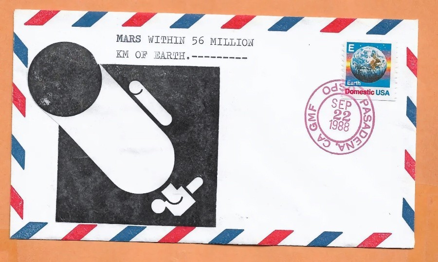 Envelope postal circulado comemora o evento astronômico de 1988, com selo exibindo o planeta terra e grafismo de um telescópio