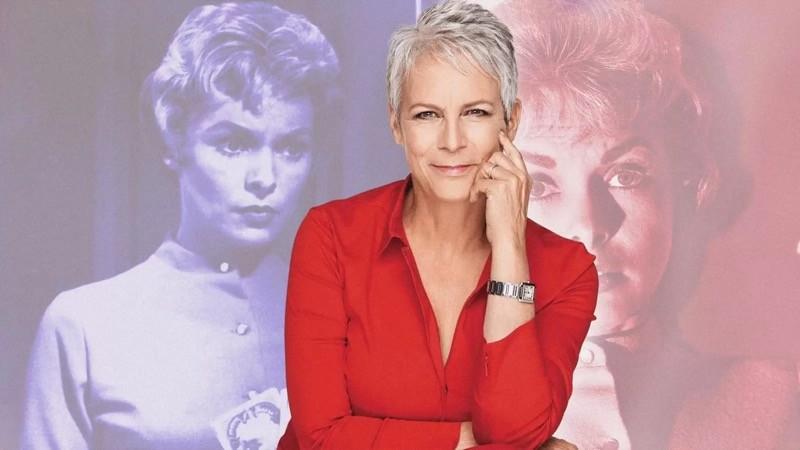 Jamie Lee Curtis encara a câmera, tendo ao fundo cenas clássicas do cinema