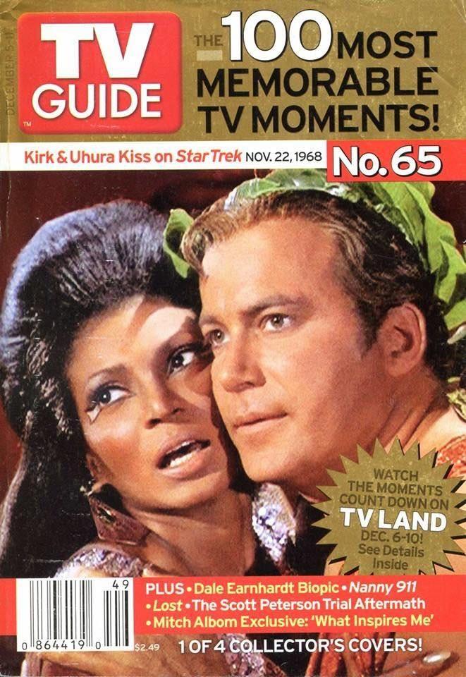 Capa da revista TV Guide listando o episódio do beijo de Uhura e Kirk como um dos 100 momentos mais memoráveis da história da TV