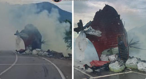 Reprodução de fotos dos escombros fumegantes e de grande porte, sobre a rodovia.