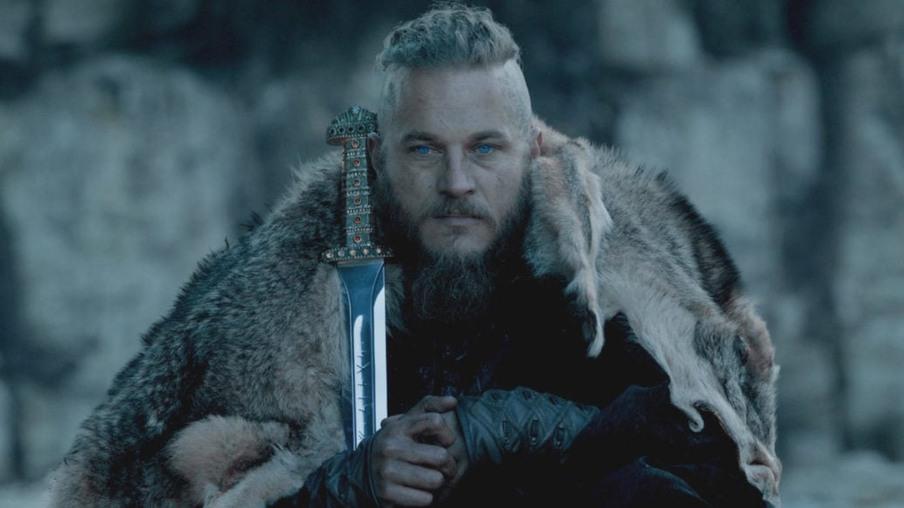 Ragnar Lothbrok em caracterização moderna de série de TV.