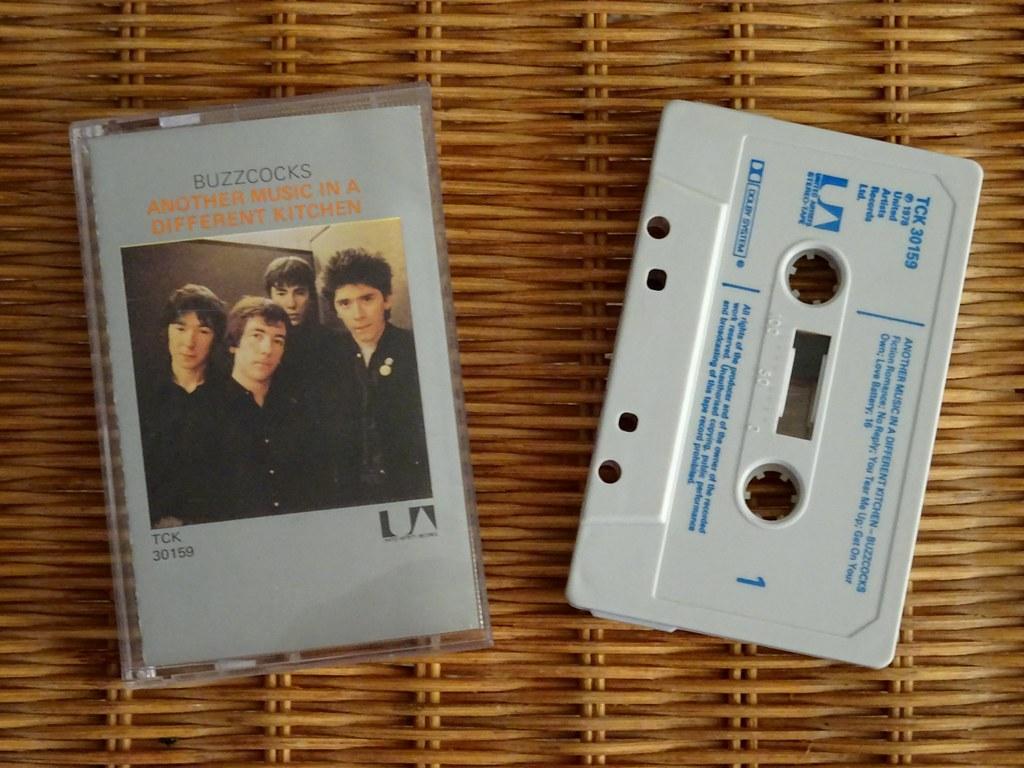 K7 de “Another Music in a Different Kitchen“ (1978), do Buzzcocks